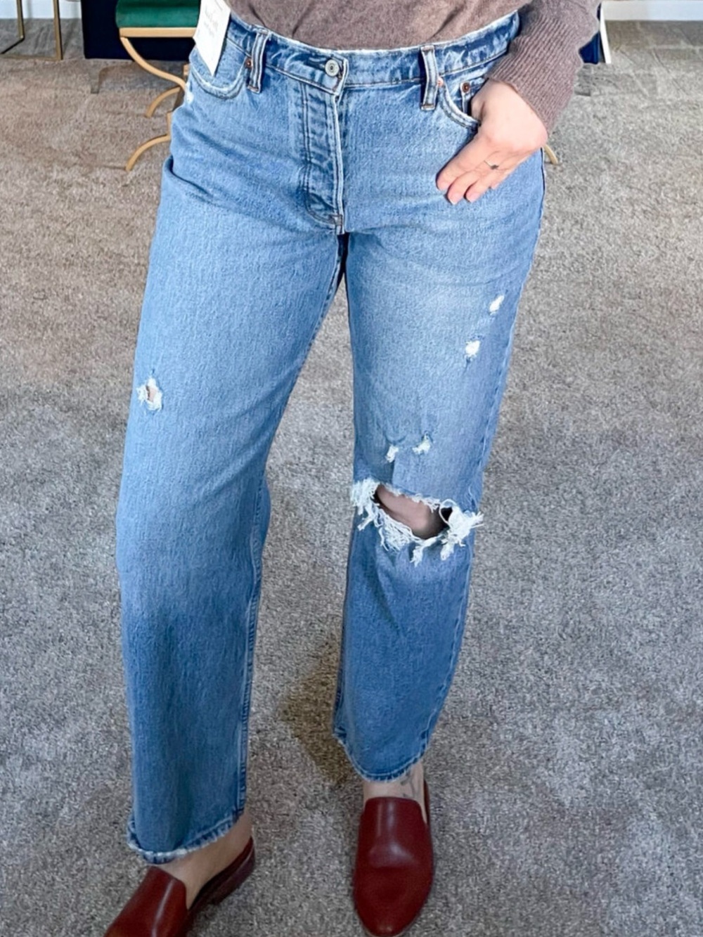 NWT Abercrombie The Dad High Rise ripped wash jeans
